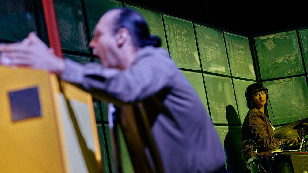Samouil Stoyanov und Katharina Ernst in "Woyzeck" am Wiener Volkstheater
