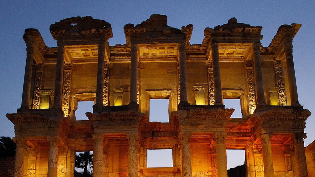 Fassade der Celsusbibliothek in Ephesos