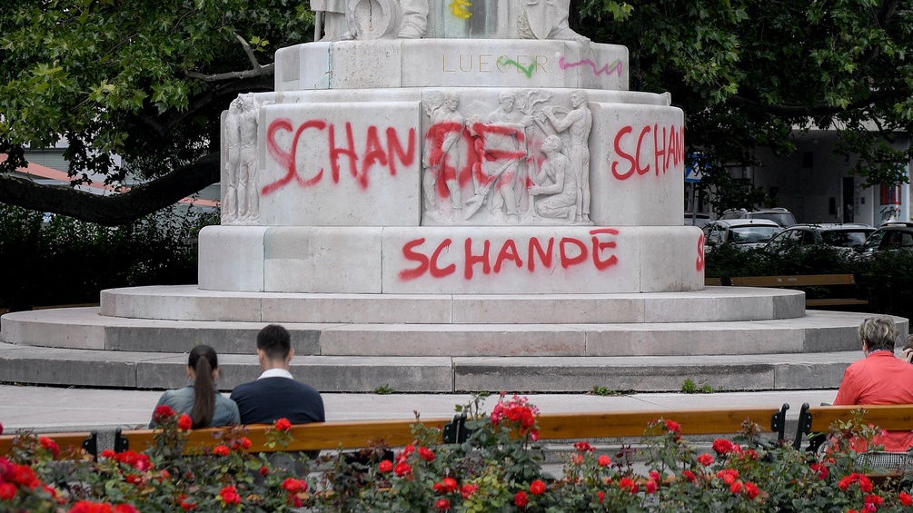 "Schande"-Schriftzug auf dem Wiener Luegerdenkmal