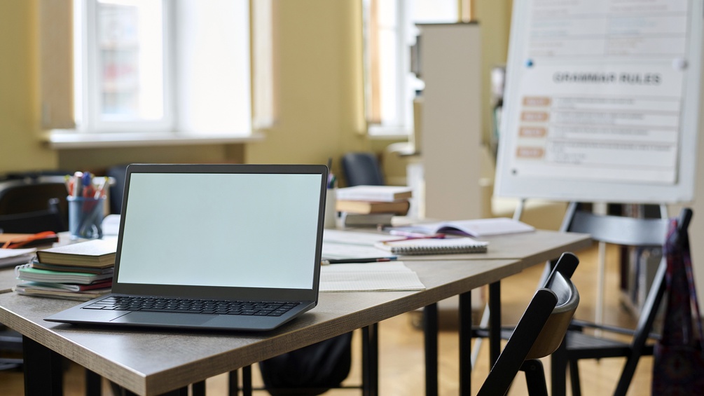 Laptop in der Schule, Schulklasse