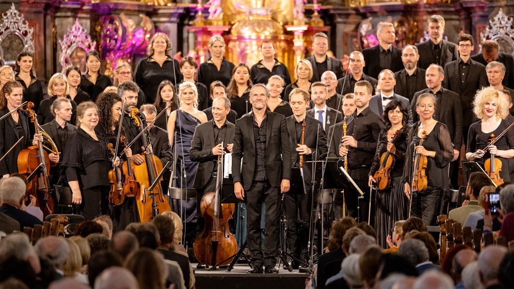 Michael Hofstetter mit dem Styriarte Festspiel-Orchester und dem Arnold Schoenberg Chor in Stainz