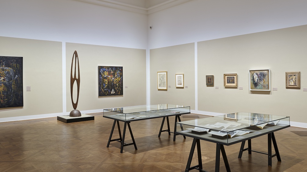 Ausstellungsansicht Wolfgang Paalen (1905-59). Der österreichische Surrealist in Paris und Mexiko
