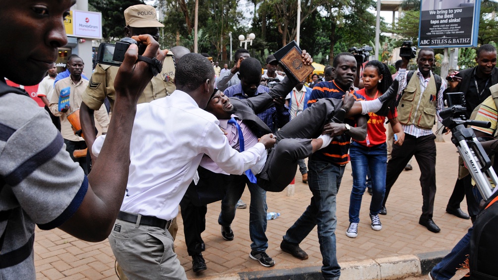 AP/RONALD KABUUBI Eskalation in Uganda, 2017