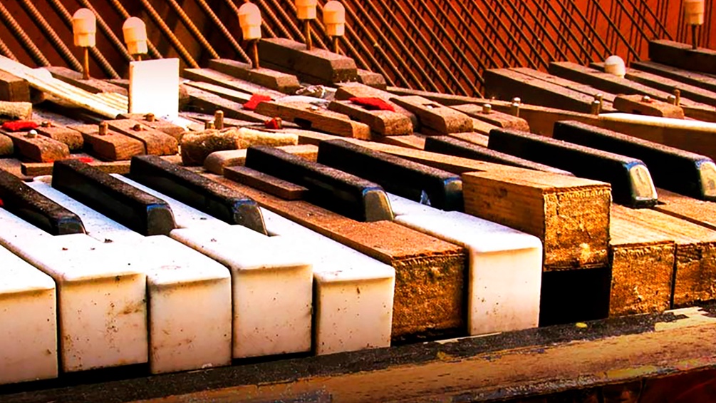 Alte Klaviertasten, Ausschnitt aus dem Cover