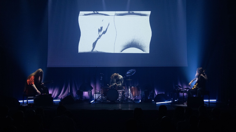 "Slow music" von Daniel Szwed, Christina Rud und Erik Emil Eskildsen