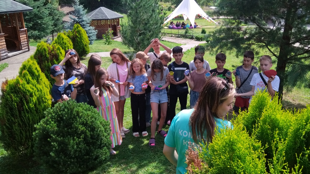 Kinder auf einem Festival in der Ukraine.