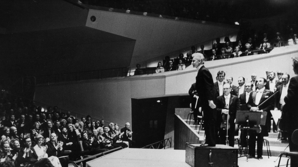 Herbert von Karajan dirigiert die Berliner Philharmoniker, 1975