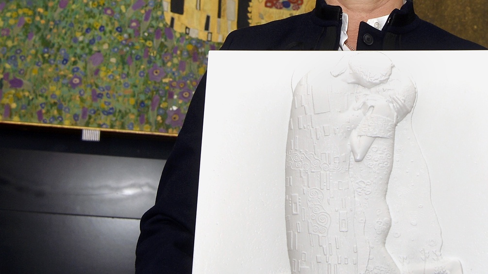 Tastrelief zu Gustav Klimts 'Kuss' 
