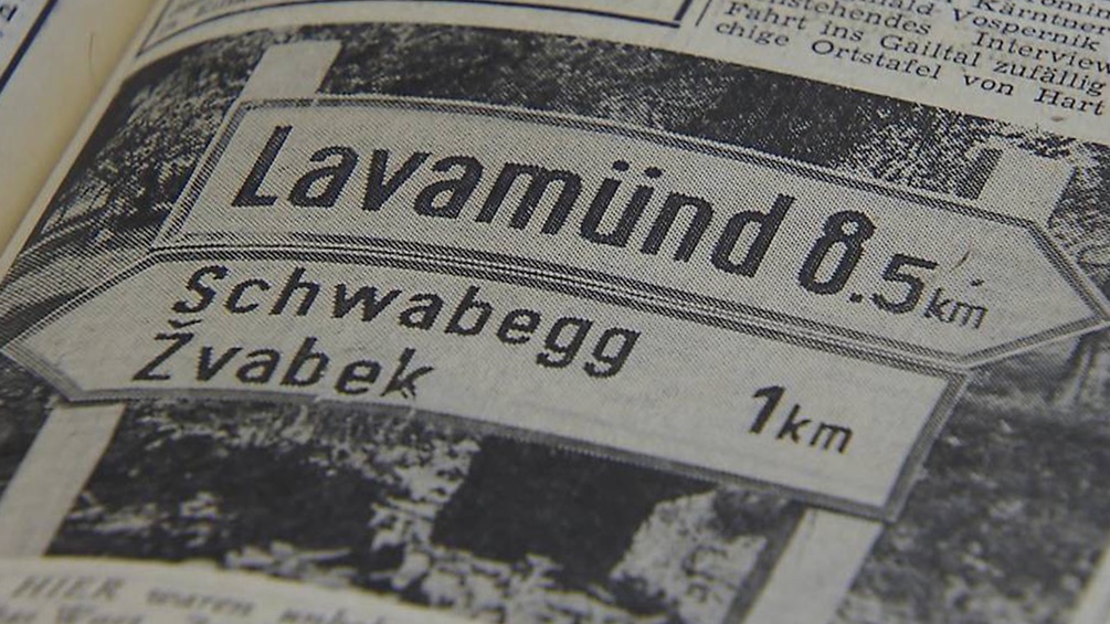 ORF Alte Ortstafeln sind in einer Zeitung abgebildet