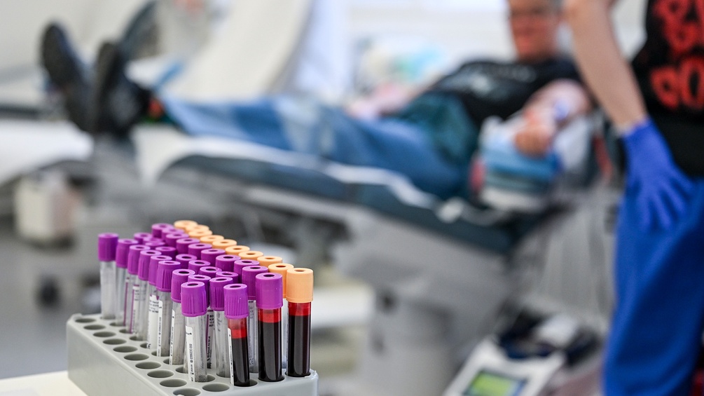 Beim Blutspenden, Blutproben