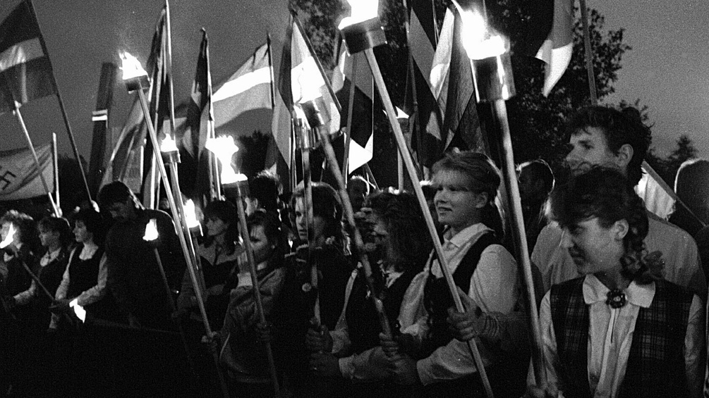 Menschen am 23. August 1989 in Estland