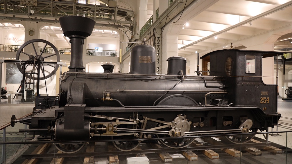 PICTUREDESK.COM/KARL SCHÖNDORFER Alte Lok im Technischen Museum Wien