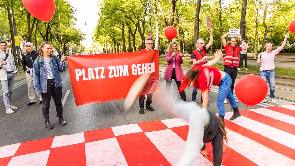 Kollektiv Klaus, Pop-Up: Zebrastreifen am Wiener Ring