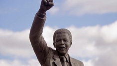 Statue von Nelson Mandela
