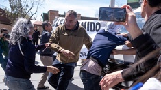 Demonstranten rangeln, Mexiko