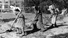 Aufräumarbeiten, 1945
