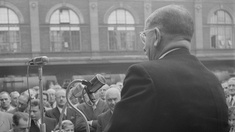 Leopold Figl bei einer Ansprache, 1952