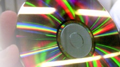 Eine CD schimmert in allen Farben.