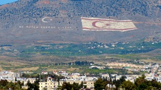 Eine Bergkette nördlich von Nikosia