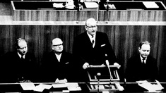 Staatssekretär Bruno KREISKY, Vizekanzler Bruno PITTERMANN und Bundeskanzler Alfons GORBACH.