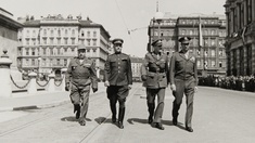Wien 1945-1955 Besatzungszeit. Siegesparade der Alliierten am Schwarzenbergplatz. 8. Mai 1952