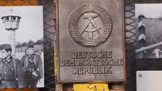 Altes Schild "Deutsche Demokratische Republik"