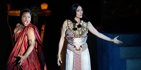 Yannick-Muriel Noah als "Aida" und Annunziata Vestri als "Amneris"