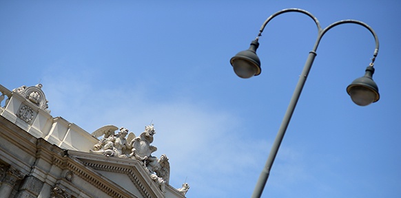 Burgtheater mit Laterne