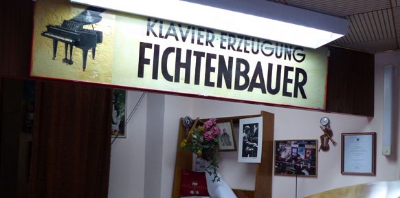 Firmenschild