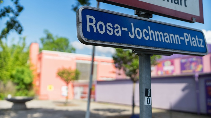 ORF/JOSEPH SCHIMMER Straßenschild