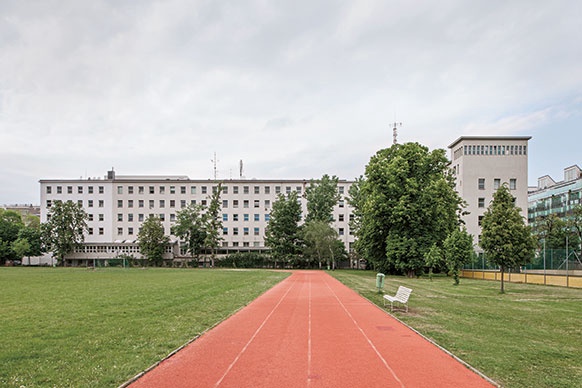 Gartenfassade des Wiener Funkhauses