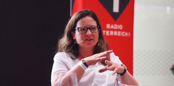 Bettina Balaka