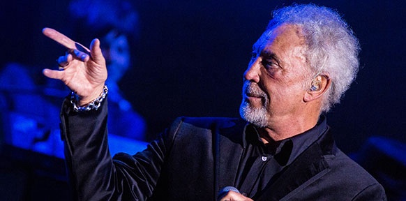 EPA/SVEN-SEBASTIAN SAJAK Tom Jones