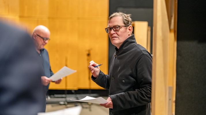 Jörg Ratjen bei Hörspielaufnahmen für "Treibholz"