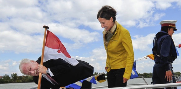 Michael Häupl und Johanna Mikl-Leitner auf einem Polizeiboot