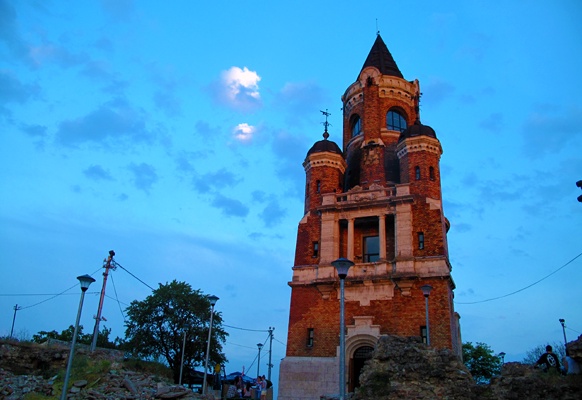 Aussichtsturm auf dem Dach von Zemun.
