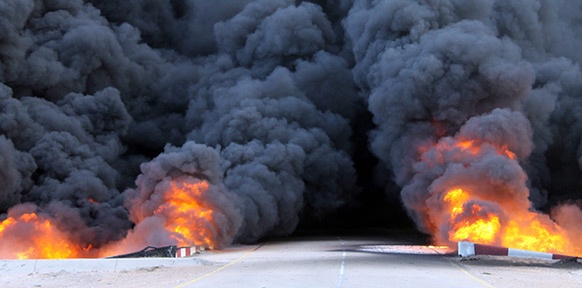 EPA, STR Brennende Ölquelle in Libyen