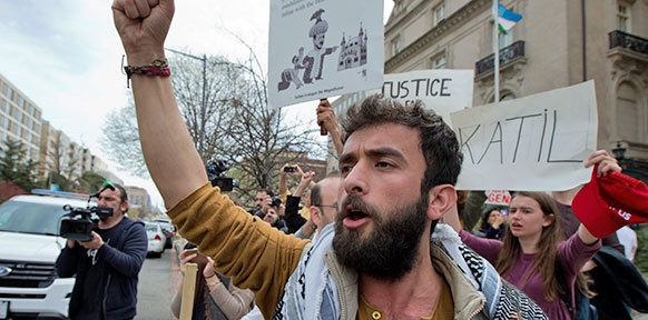 AP/MANUEL BALCE CENETA Kurdischer Demonstrant in Washington