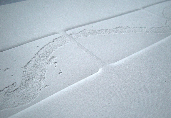 „oltre gli undici secondi e i tre respiri“ Prägedruck  auf Büttenpapier 100x20 cm, 2012;
