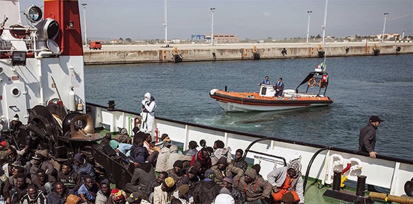 Flüchtlinge auf einem Schiff
