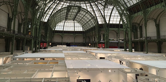 Im mondänen Rahmen des Pariser Grand Palais präsentieren sich bis Sonntag die internationale Galerien.