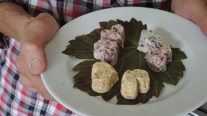 Blütenbutter von Gertrude Wastian