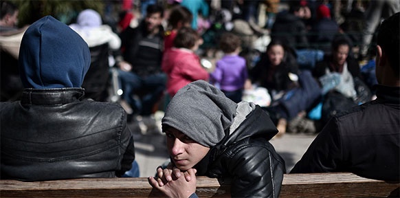 AFP/LOUISA GOULIAMAKI Flüchtlingsbub in Athen
