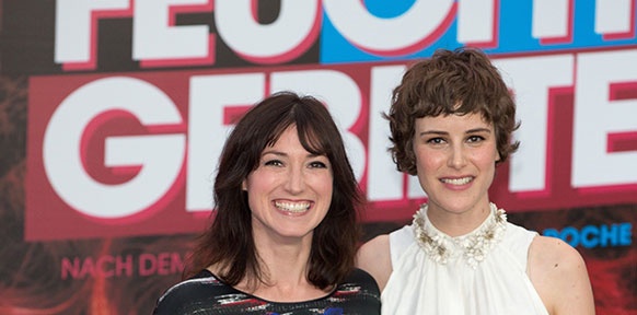 (C) CARSTENSEN, EPA Charlotte Roche und Carla Juri