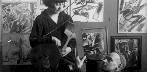 A. RODTSCHENKO & W. STEPANOWA ARCHIV Fahrende Musiker, erstes Doppelporträt von Stepanowa und Rodtschenko