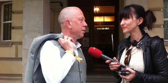 (C) SCHEUCHER, ORF Gerd Harry Lybke beim Interview