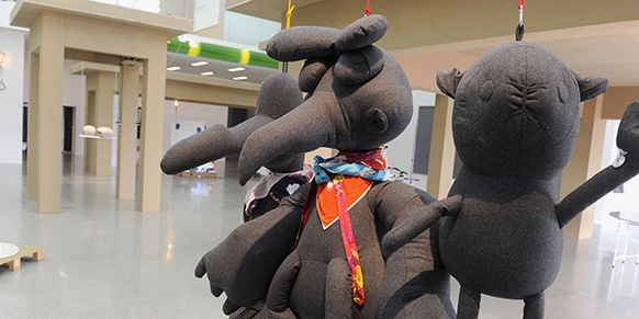 Ausstellungsstücke von Cosima von Bonin