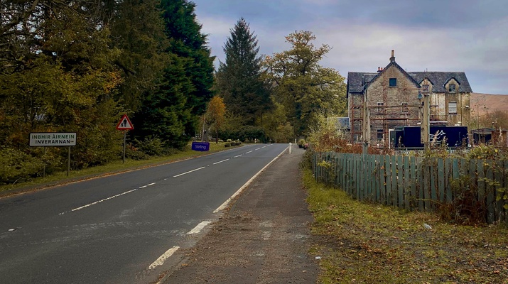 Gasthaus an einer Landstraße