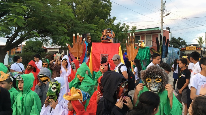 Mit Musik und Trillerpfeifen protestieren die Kinder von Funarte gegen die Zerstörung der Fauna und Flora ihrer Heimat Nicaragua.