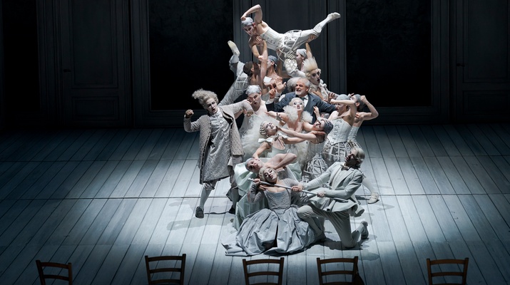 Performer auf der Bühne